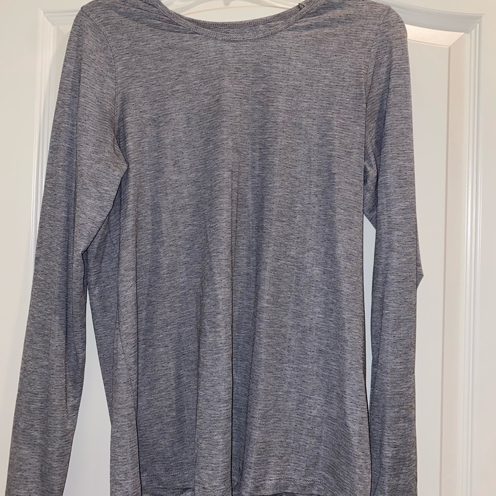 Grey long sleeve workout top